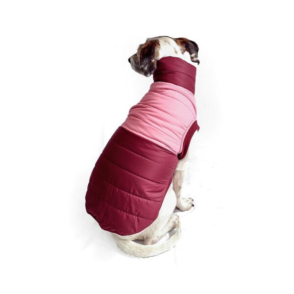 Chaleco impermeable guinda rosado vista espalda